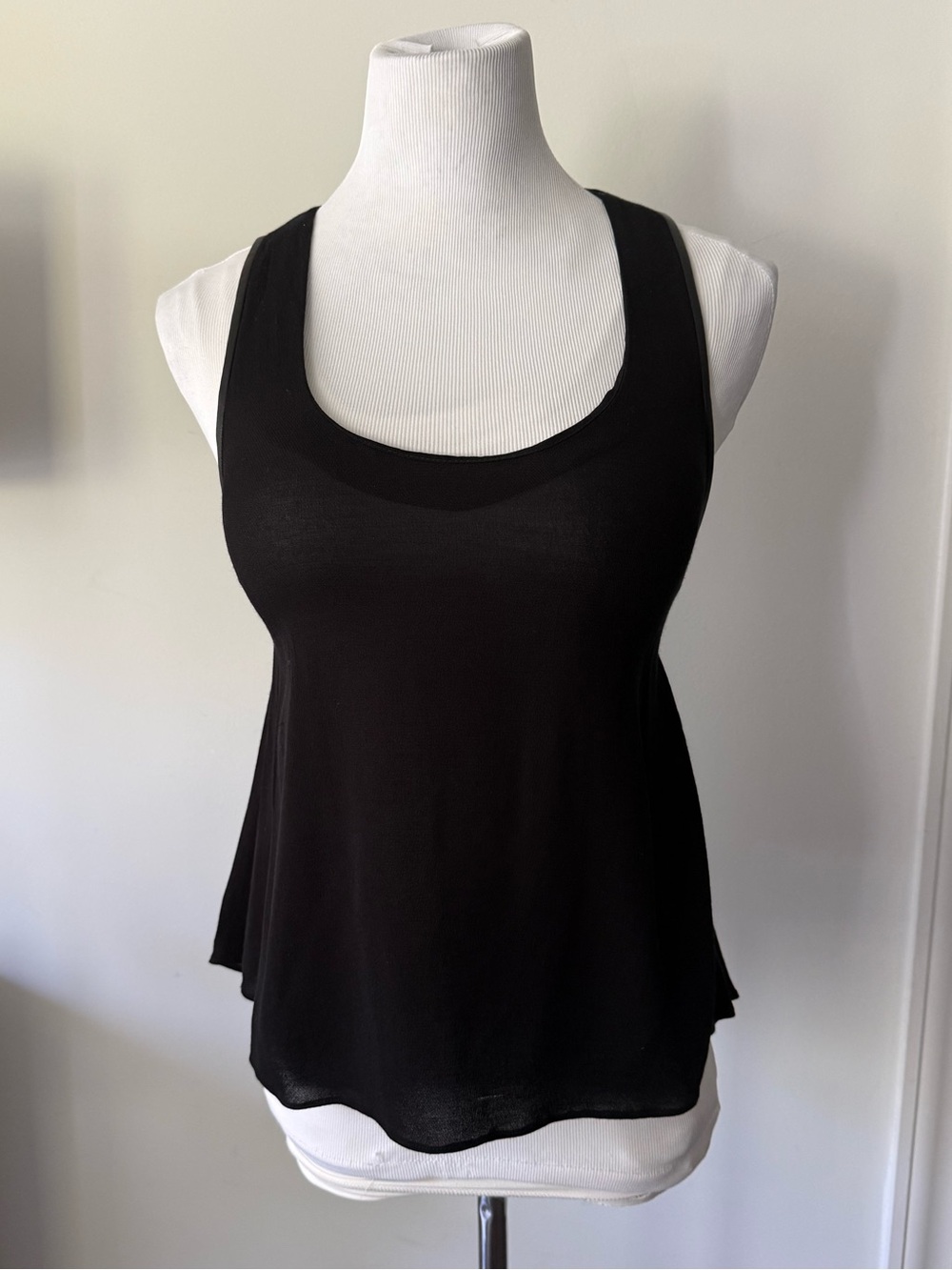 ALICE + OLIVIA Racer Back Top Size Small - Picture 2 of 10